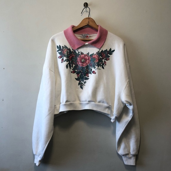 Vintage Tops - White Crop Floral Collared Sweater Vintage Tops - White Crop Floral Collared Sweater
